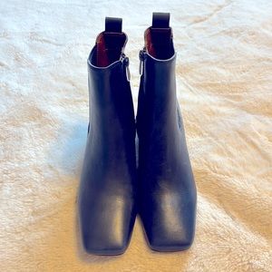 Pretty deep blue NEW boots